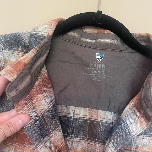 KUHL cotton-linen blend button-down short sleeve shirt. - Picture 11 of 15